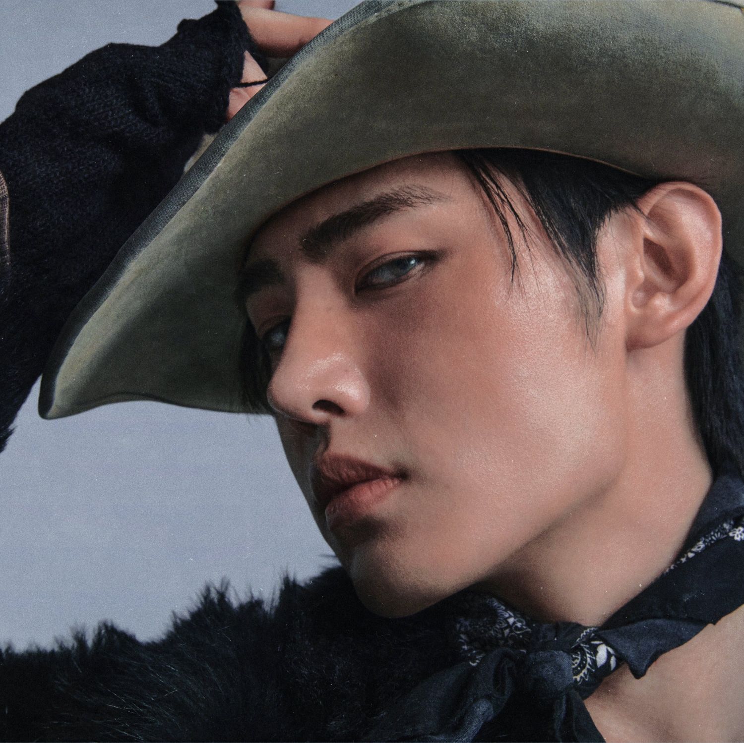 Behind-the-scenes cut of Sunghoon (ENHYPEN)