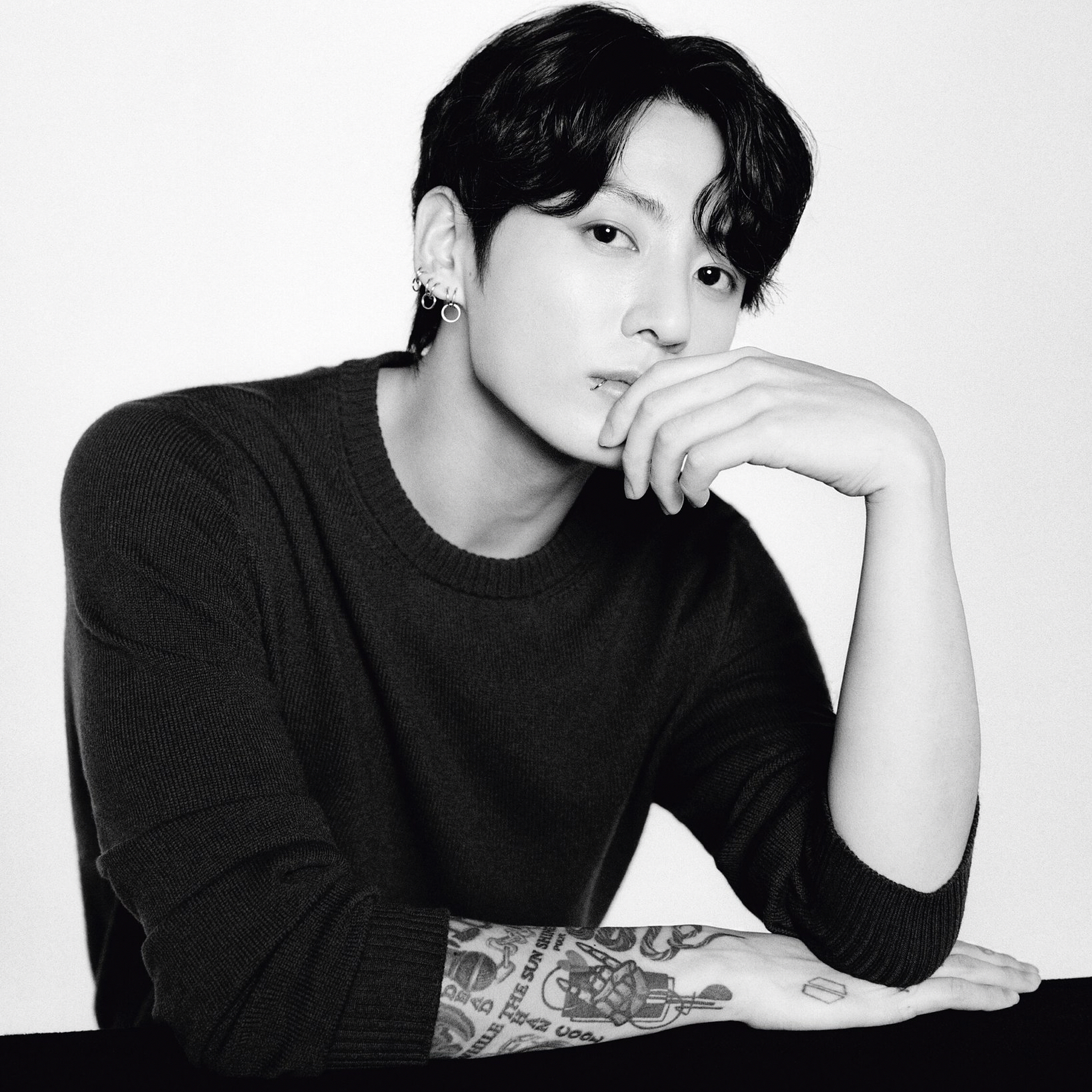 Foto aktivitas terbaru Jungkook (BTS)