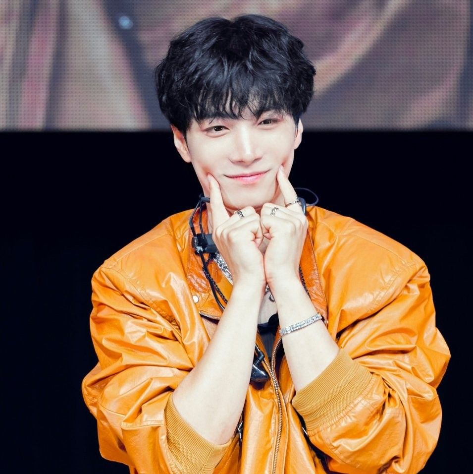 Momen yang diabadikan oleh penggemar Kim Jonghyeon