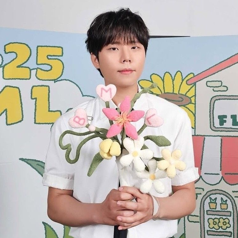 Recent activity shot of Jung Seunghwan
