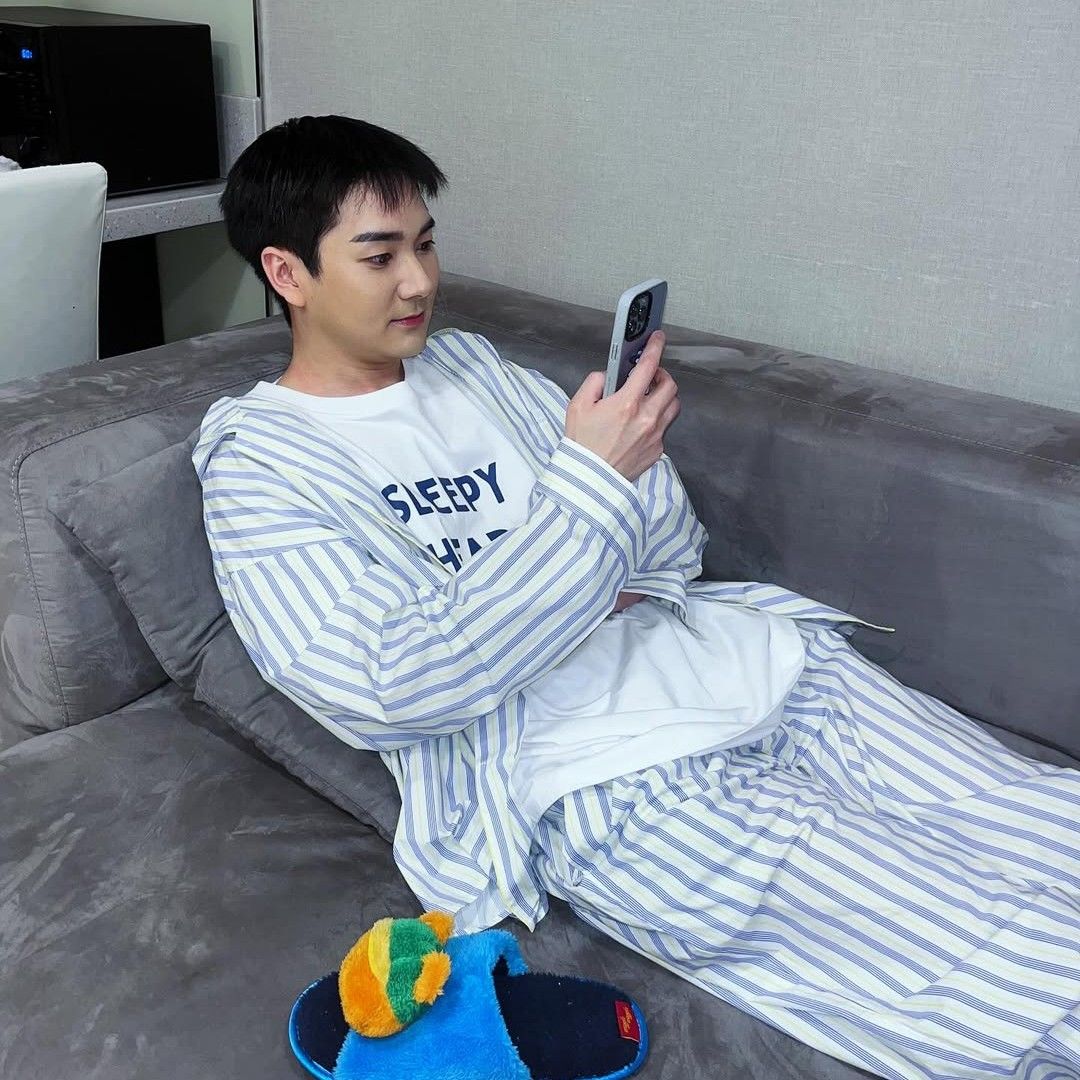 Behind-the-scenes cut of Aron