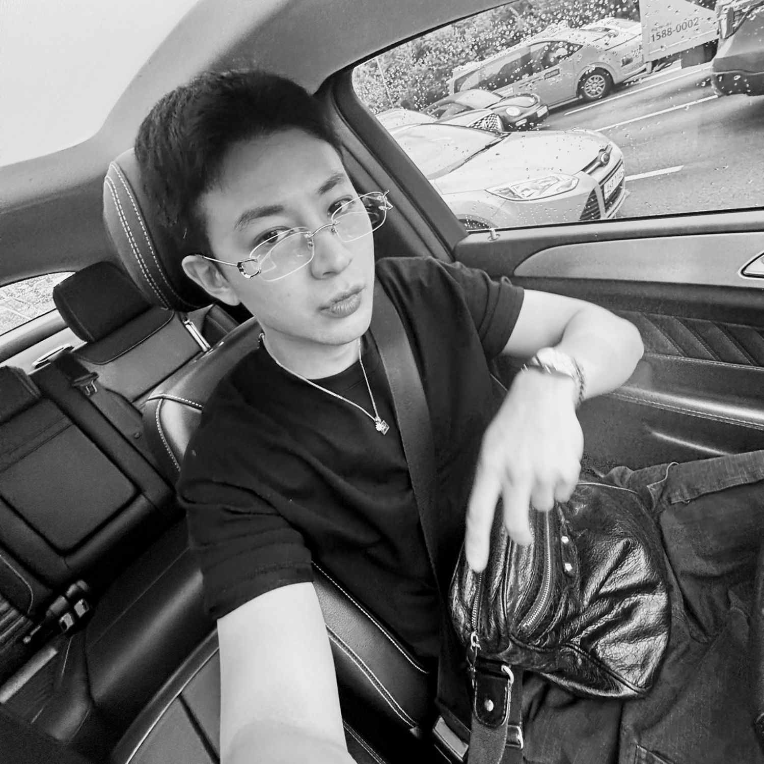 Recent activity shot of SONG (iKON)