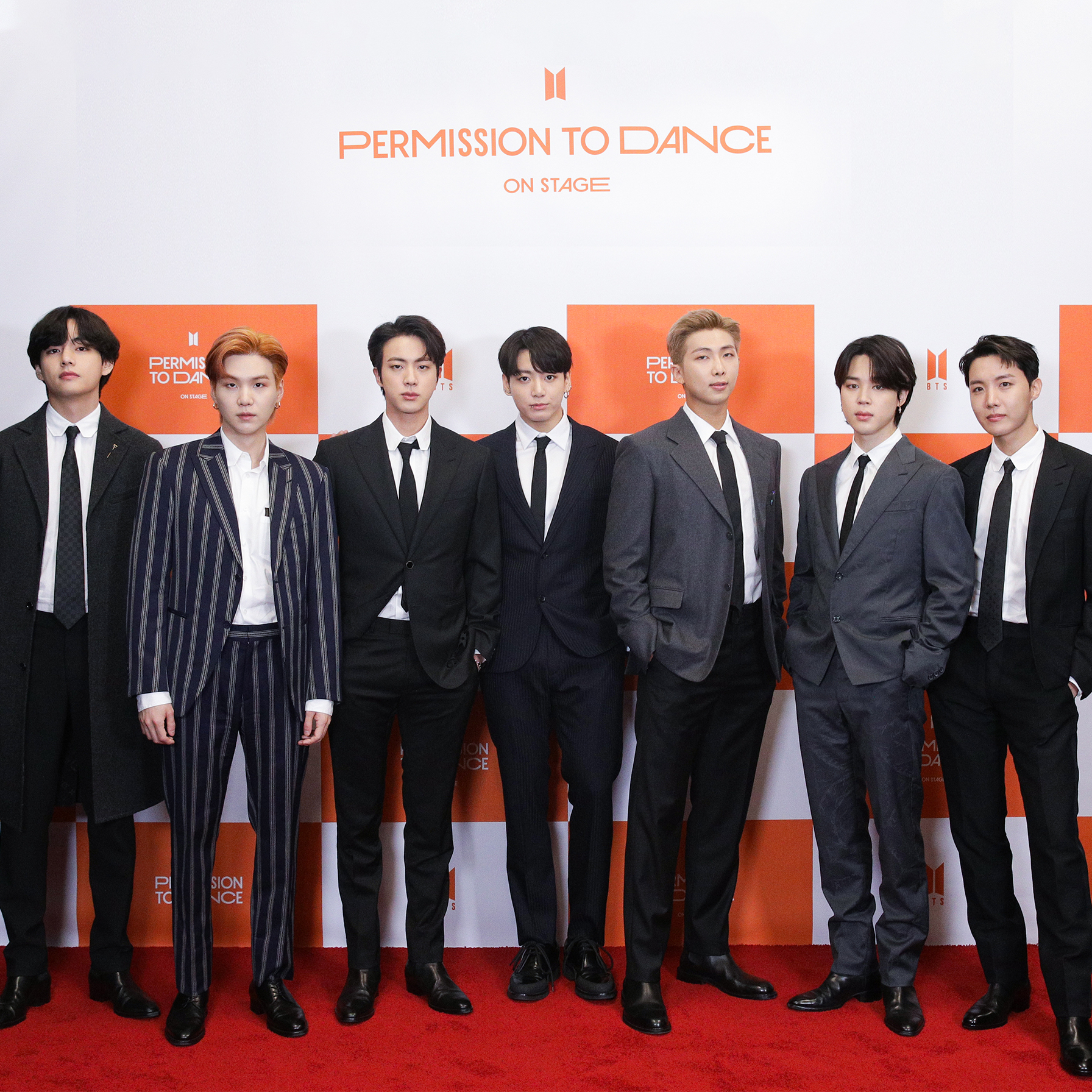 Behind-the-scenes cut of BTS