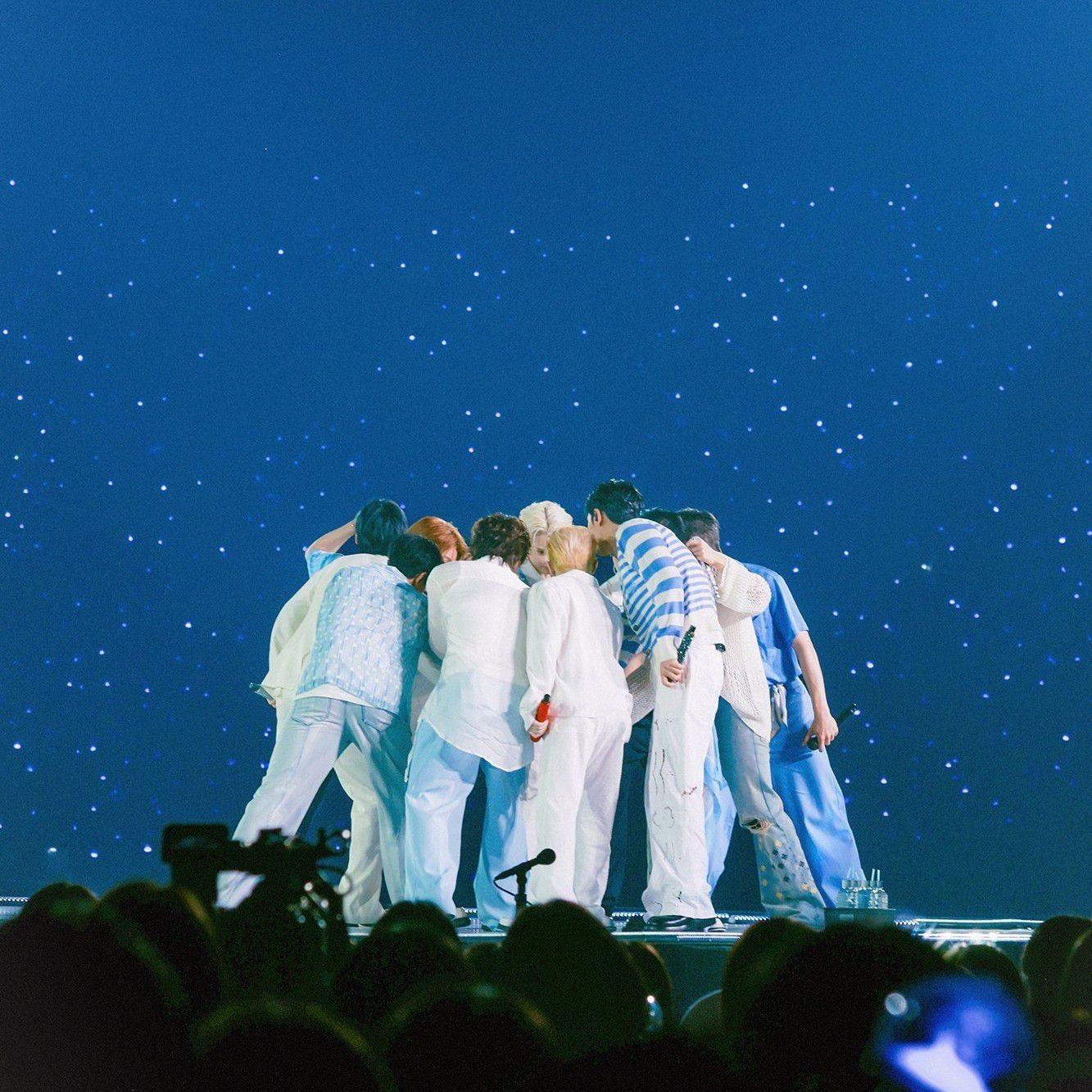 A moment captured by SEVENTEEN's fan