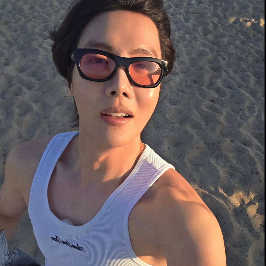 Foto terbaru j-hope (BTS)