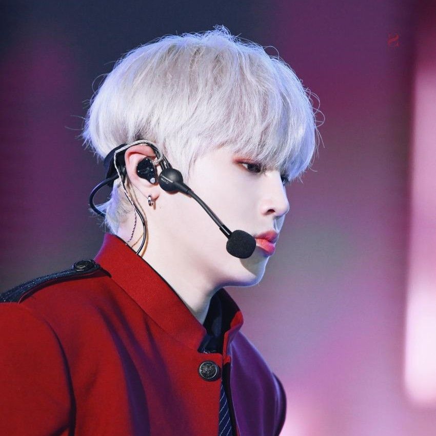 ハ・ソンウンの舞台裏ショット