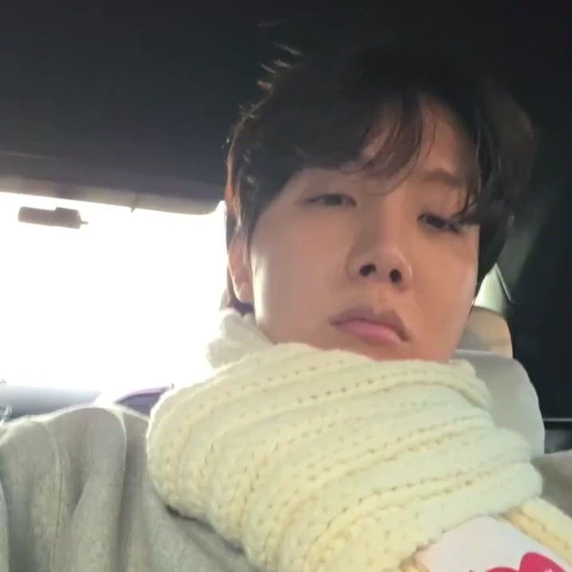 제이홉 (방탄소년단)의 최신 사진