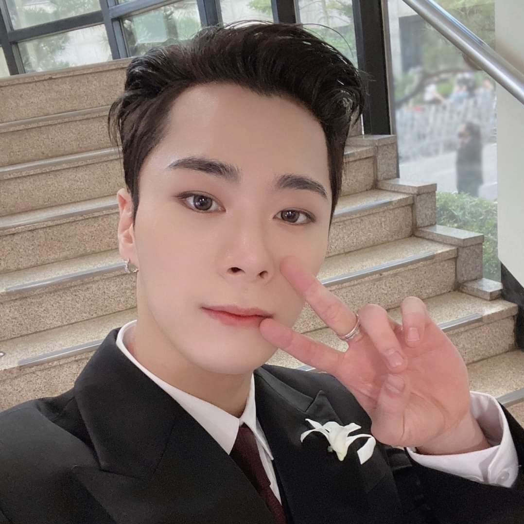 A moment captured by Moonbin (ASTRO)'s fan