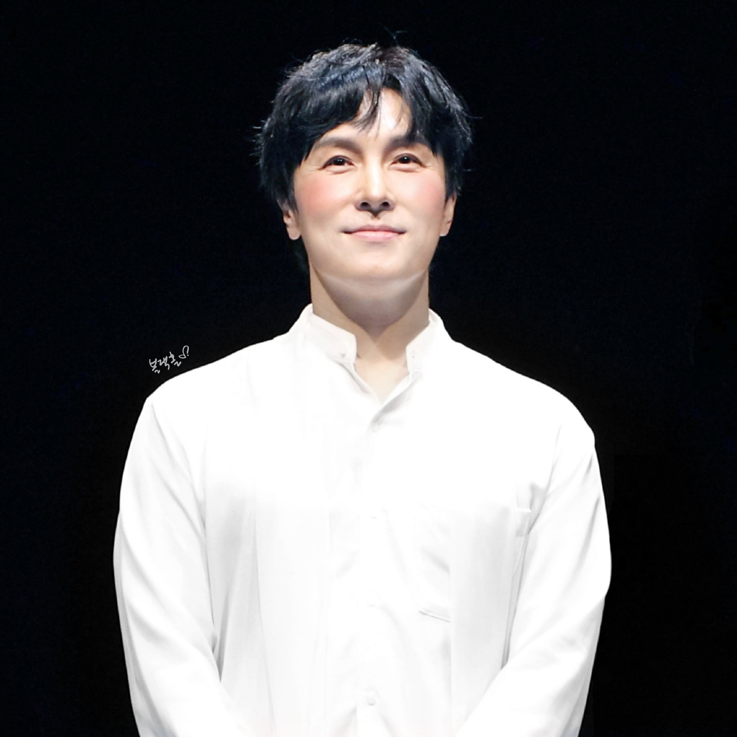 Behind-the-scenes cut of Kim Dongwan (SHINHWA)