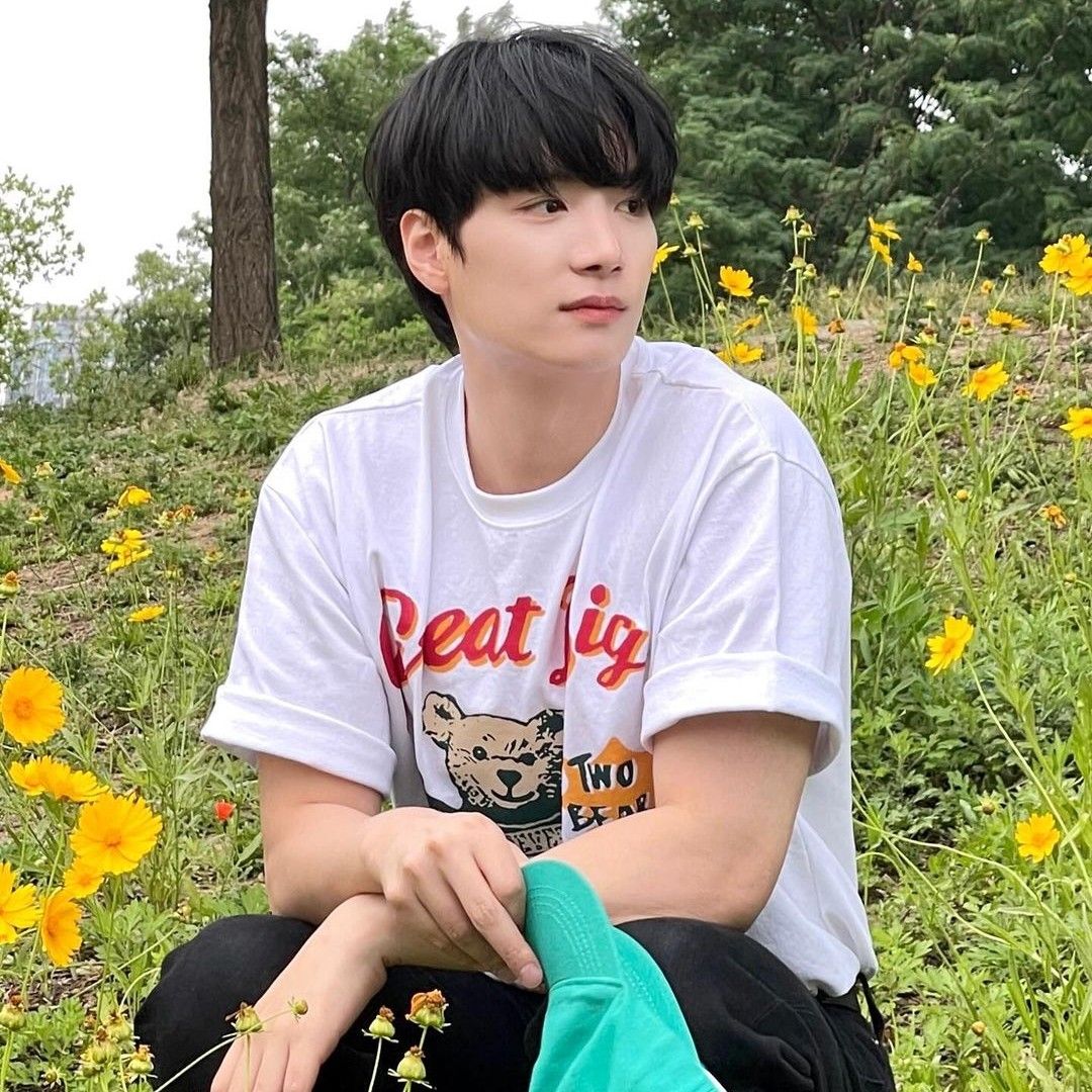 Behind-the-scenes cut of Kim Jonghyeon