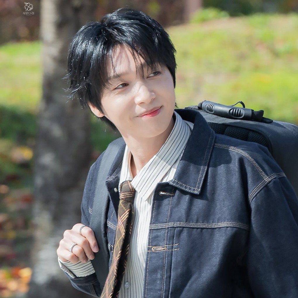 Recent activity shot of Jeong Sewoon