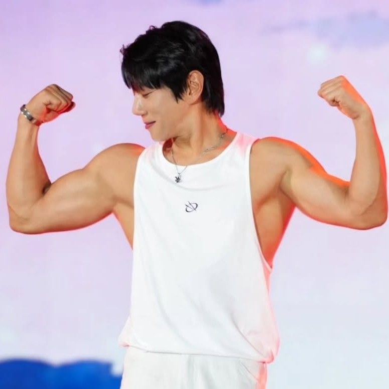 A moment captured by Hwang Chiyeol's fan