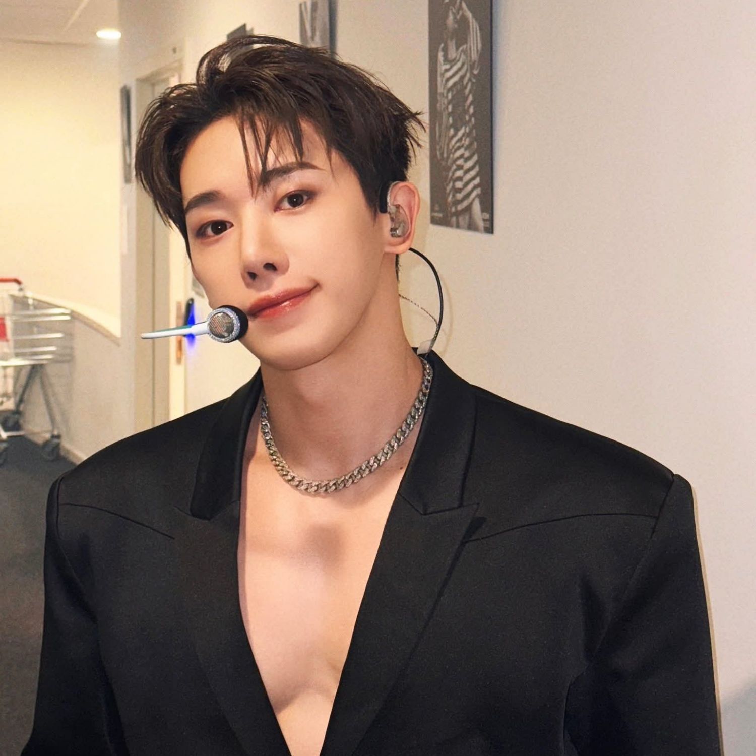 Behind-the-scenes cut of Wonho