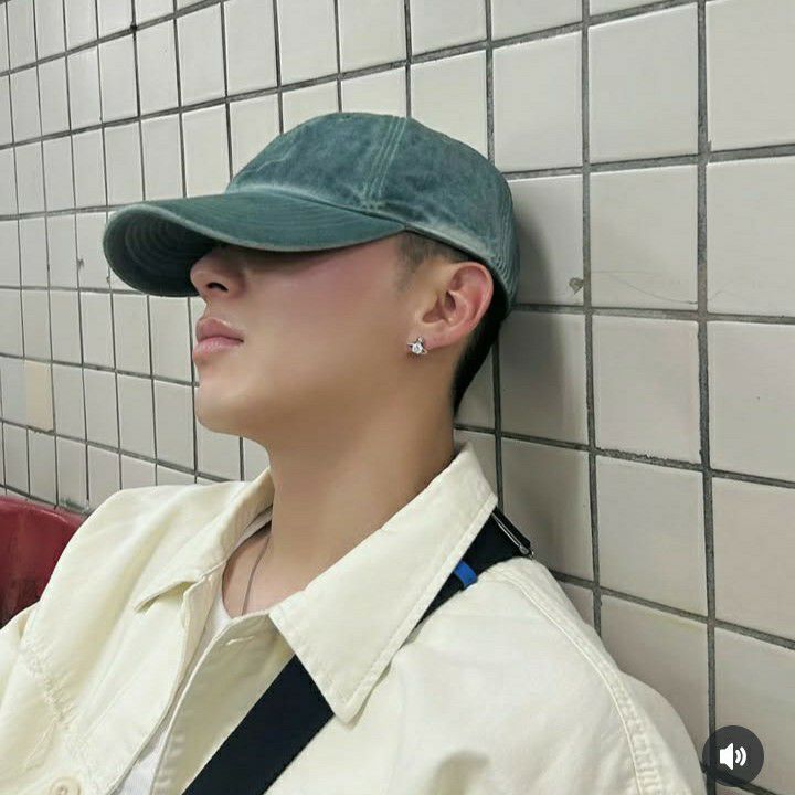 Behind-the-scenes cut of Jongup (B.A.P)