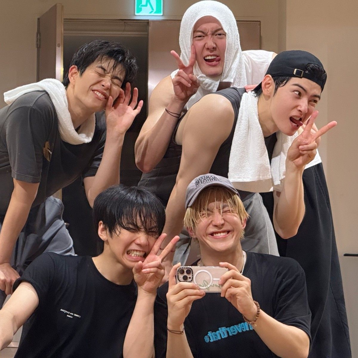 Foto terbaru Sanha (ASTRO)