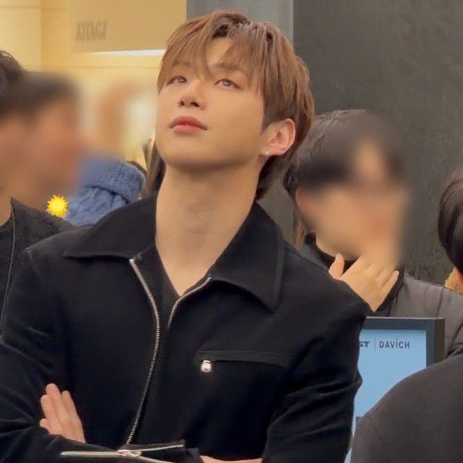Behind-the-scenes cut of Kang Daniel