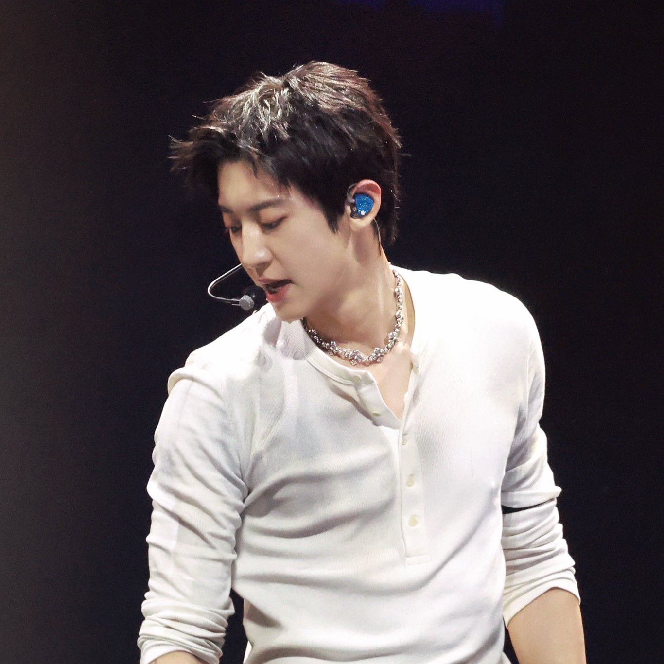 燦烈 (EXO)的最新照片