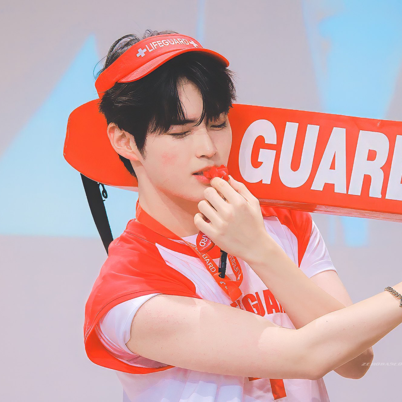 Behind-the-scenes cut of Sung Hanbin (ZEROBASEONE)