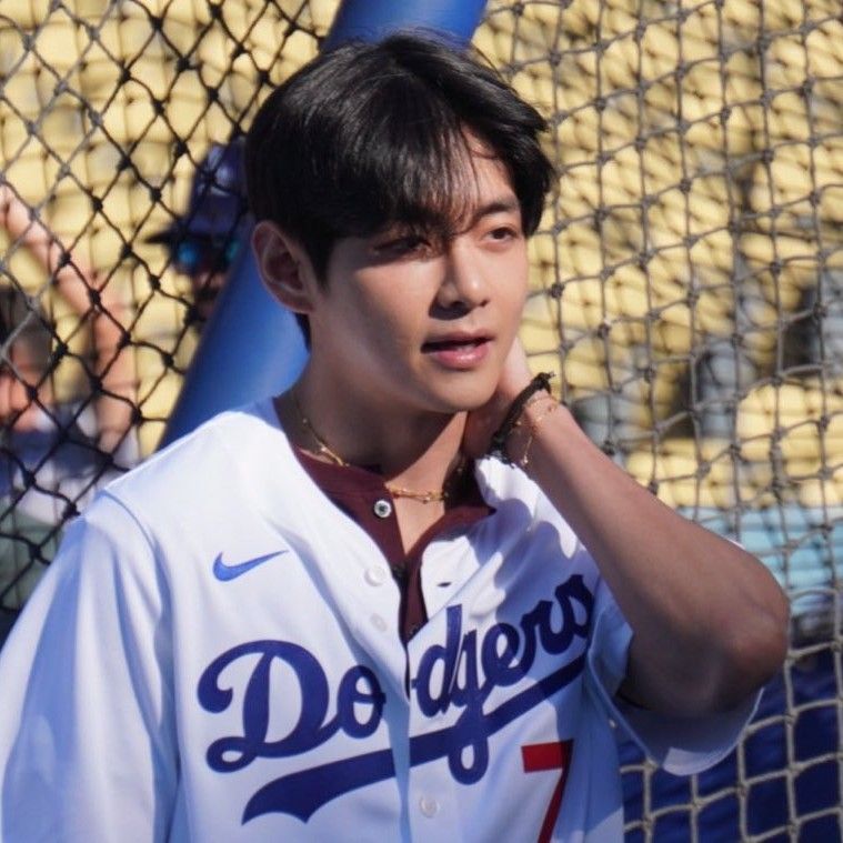 V (BTS)の最新写真