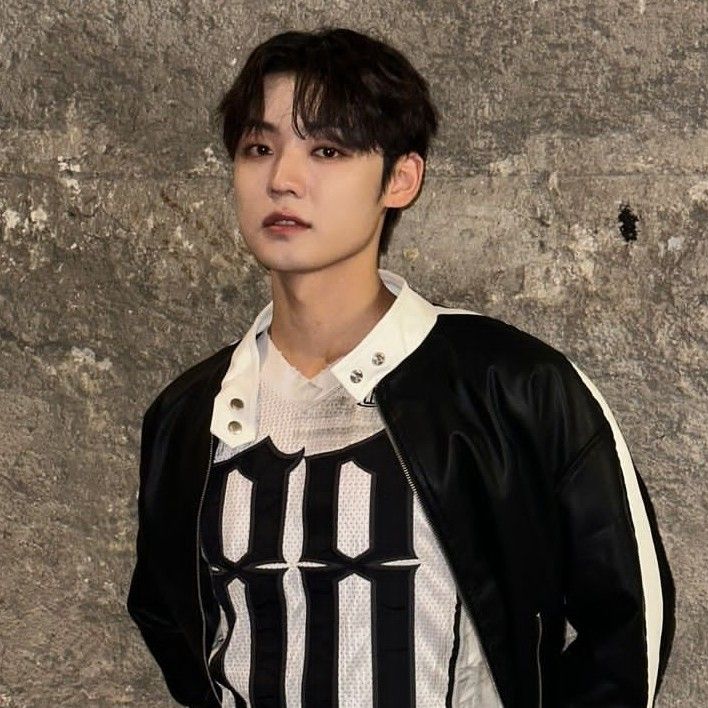 Behind-the-scenes cut of Chan (A.C.E)