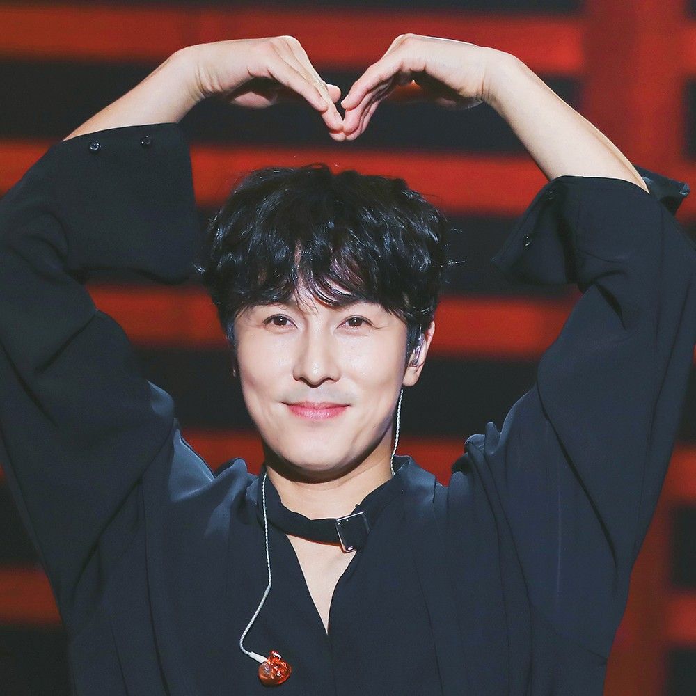 Latest photo of Kim Dongwan (SHINHWA)