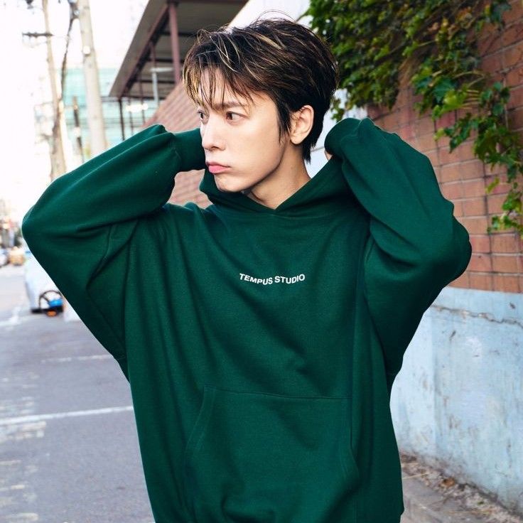 A moment captured by Donghae (Super Junior)'s fan