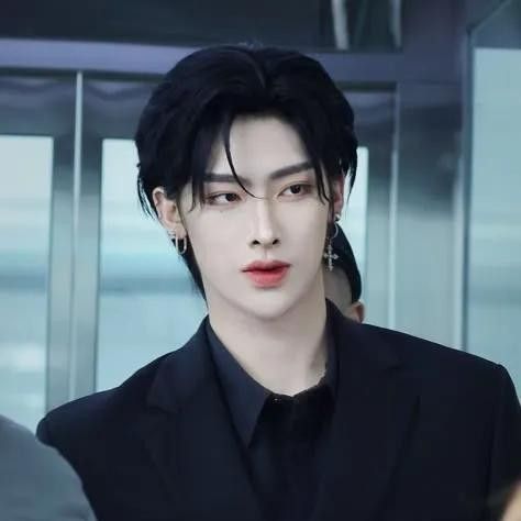 Recent activity shot of Ricky (ZEROBASEONE)