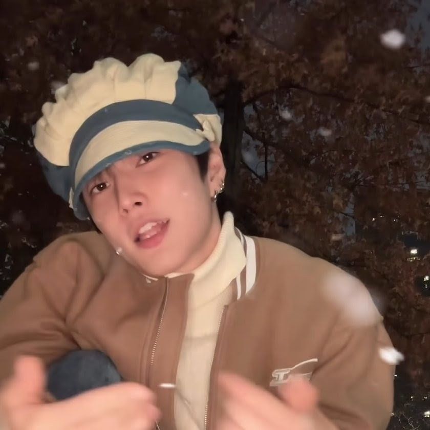 A moment captured by Seunghan's fan