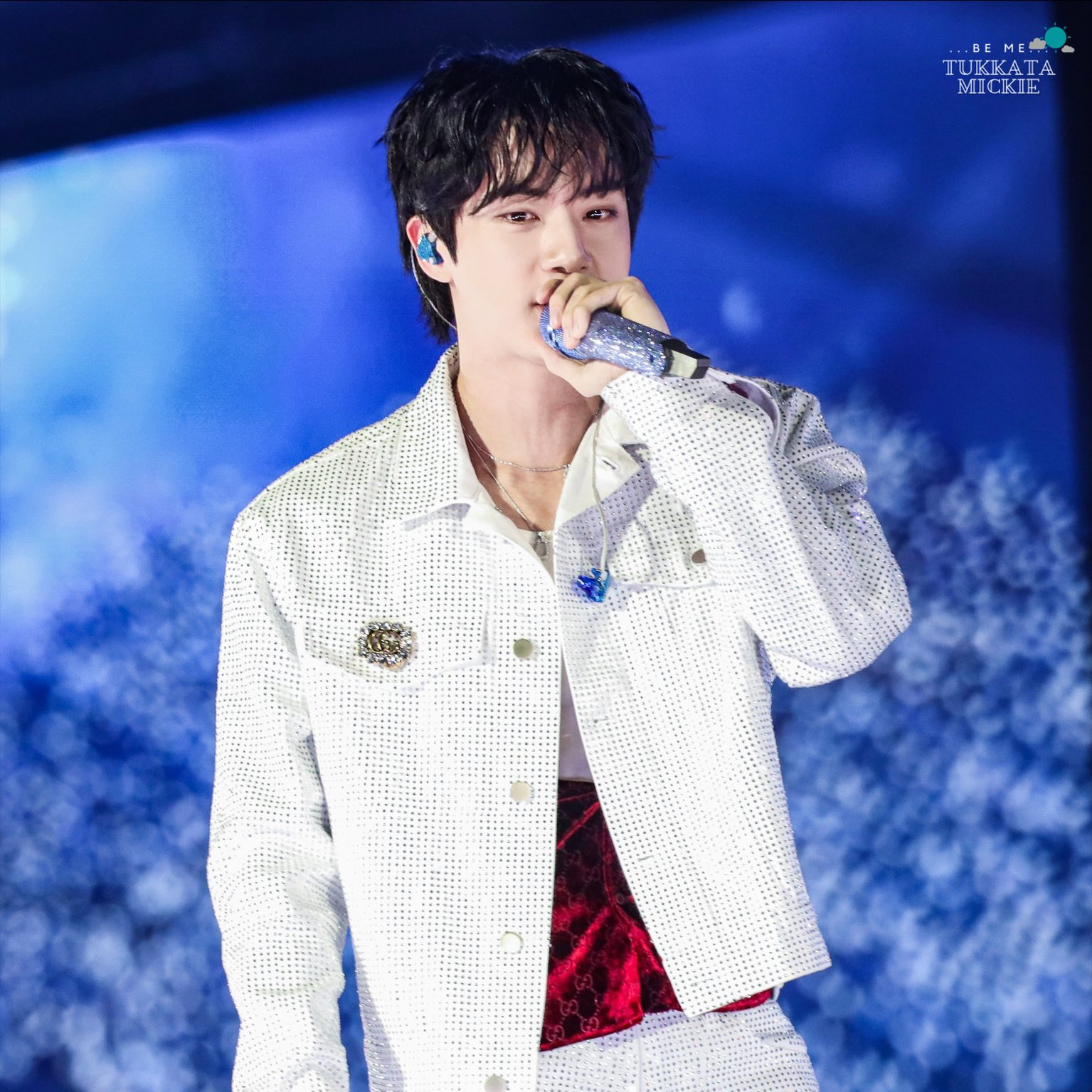 진 (방탄소년단)의 비하인드 컷