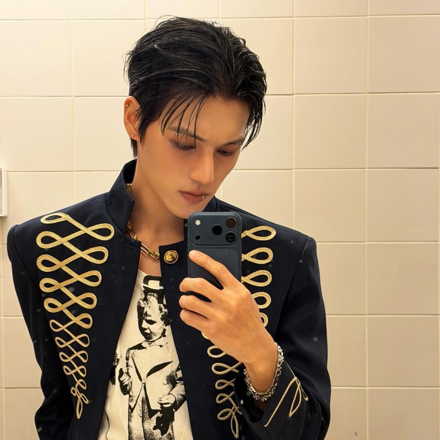 Behind-the-scenes cut of ATEEZ