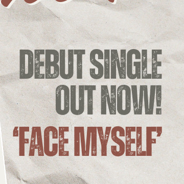 A moment captured by Monday (Weeekly)'s fan