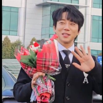 A moment captured by Hwang Chiyeol's fan