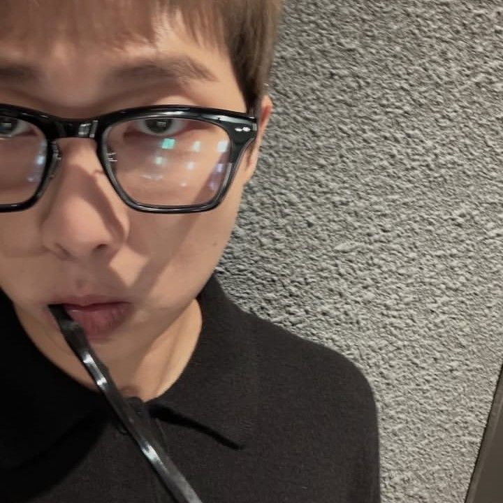 RM (防弹少年团)的最新照片