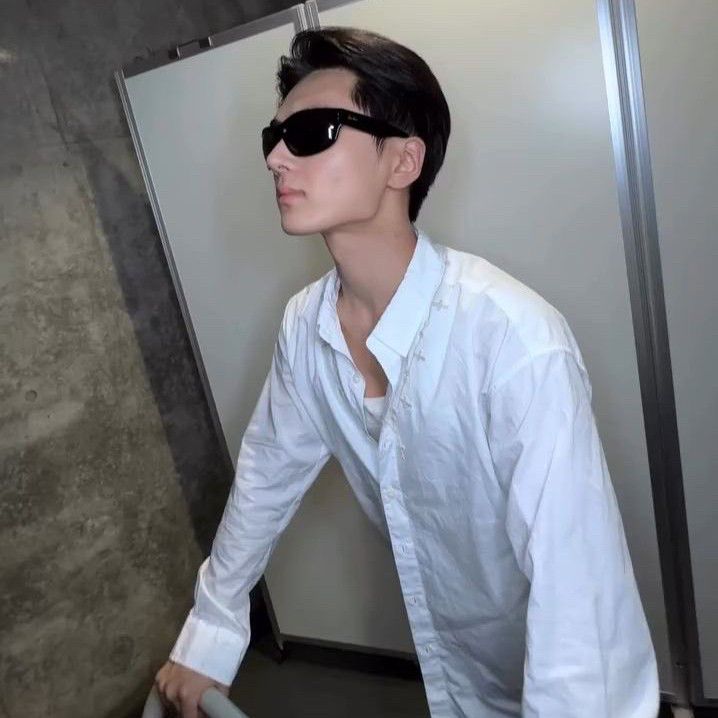 Foto aktivitas terbaru Jay (ENHYPEN)