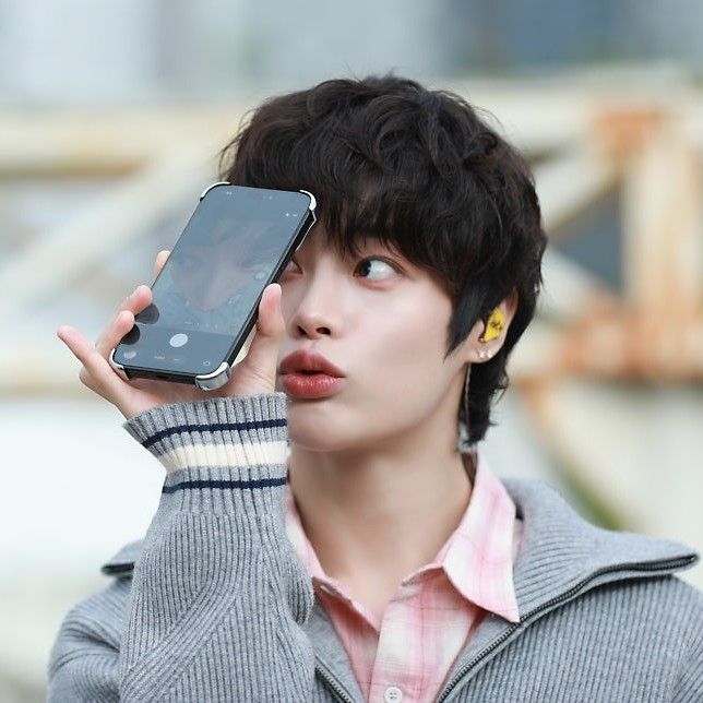 Foto aktivitas terbaru Hanbin (TEMPEST)