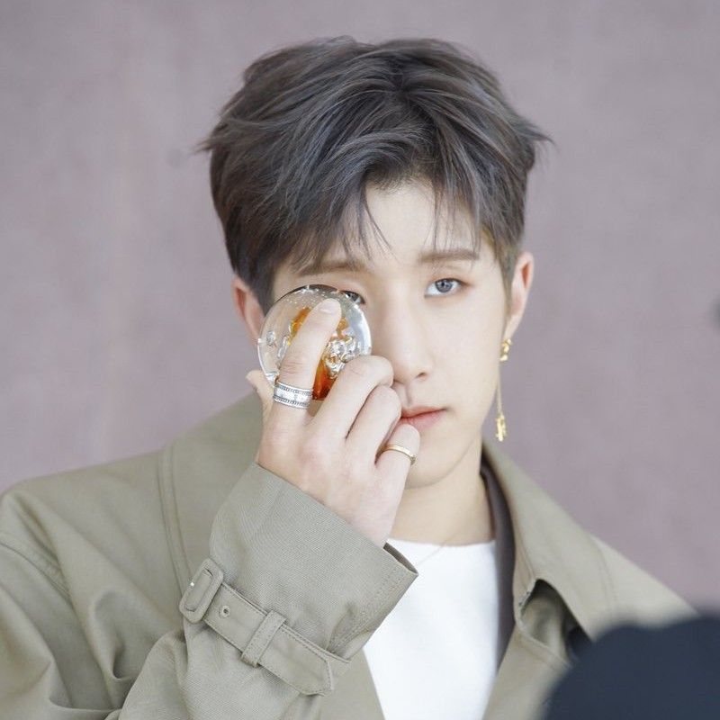 Behind-the-scenes cut of Jinjin (ASTRO)