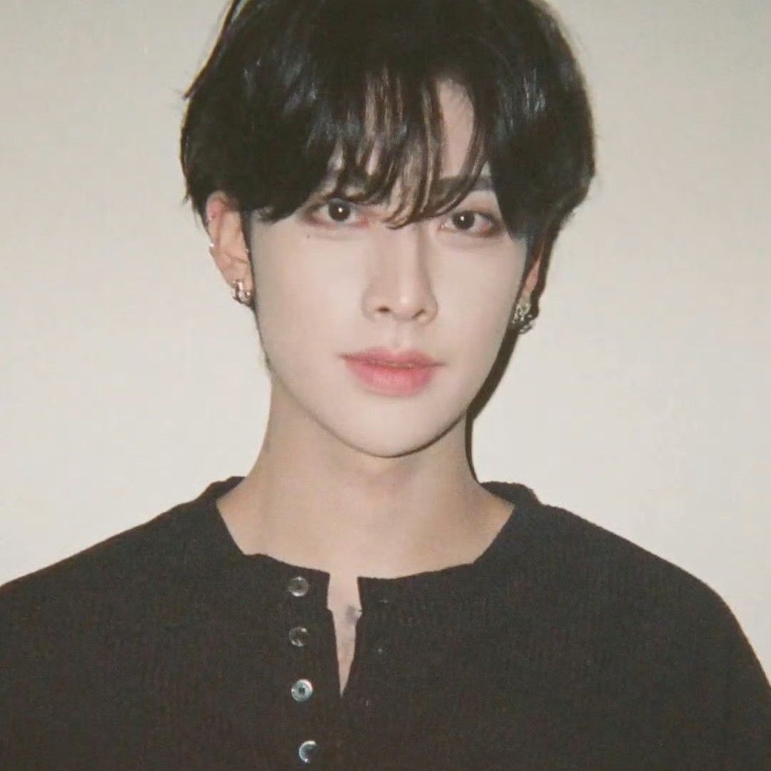 A moment captured by Ricky (ZEROBASEONE)'s fan