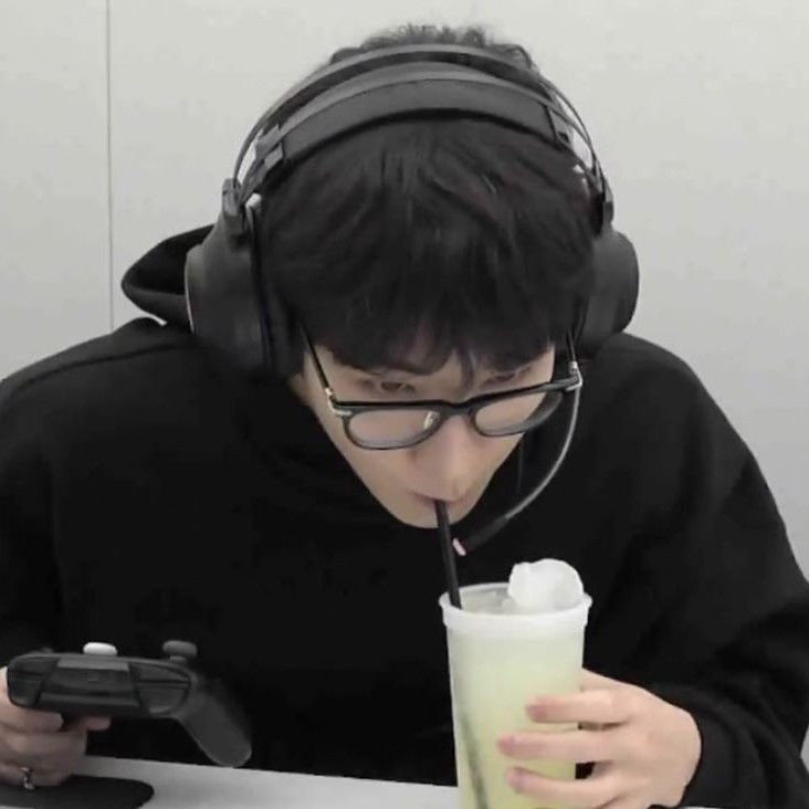 Latest photo of Wonwoo (SEVENTEEN)