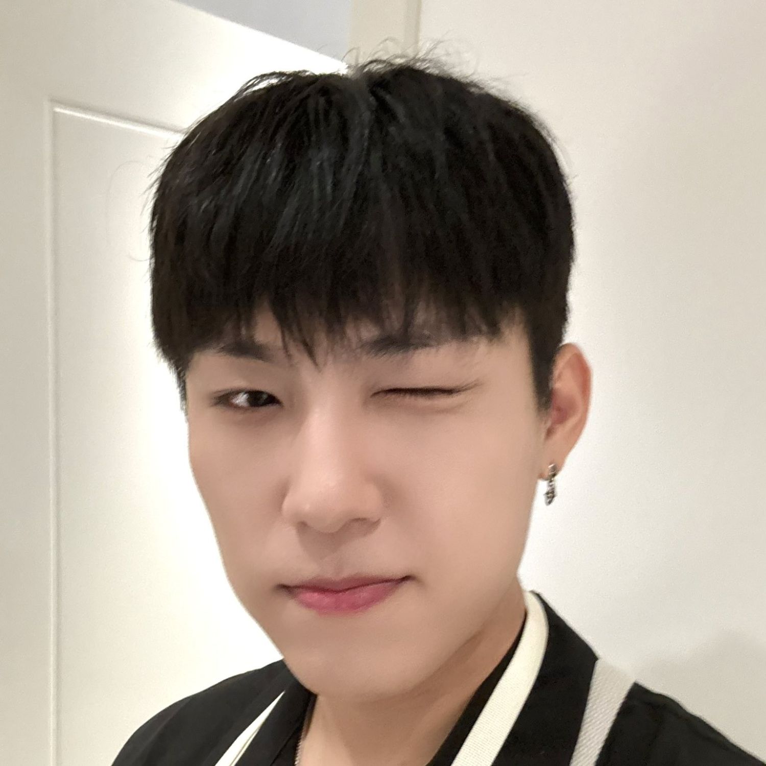 Latest photo of Park Woojin (AB6IX)