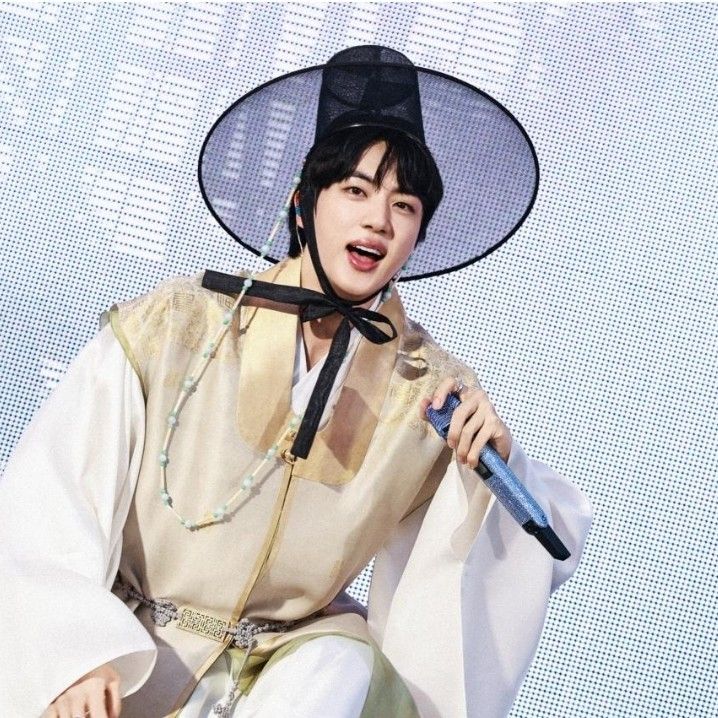 Behind-the-scenes cut of Jin (BTS)