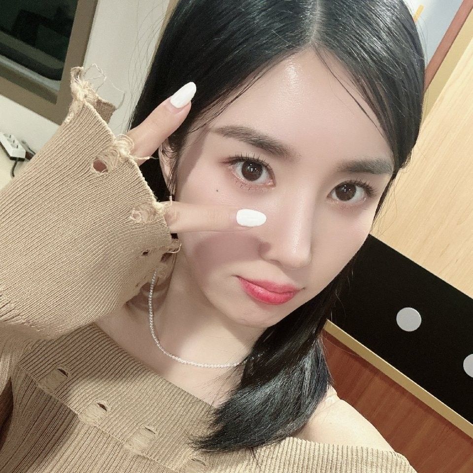 Behind-the-scenes cut of Kwon Eunbi