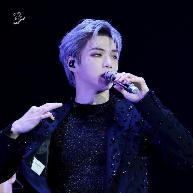 강다니엘 최근 활동샷