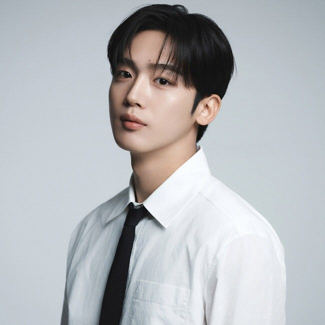 Recent activity shot of Kim Yohan (WEi)