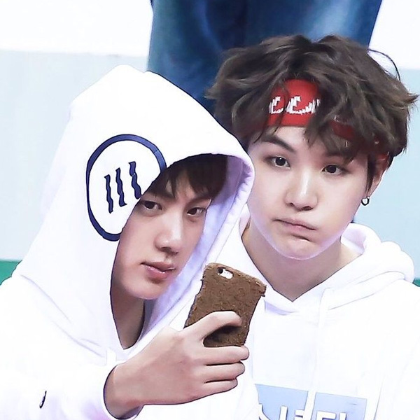 Potret di balik layar SUGA (BTS)