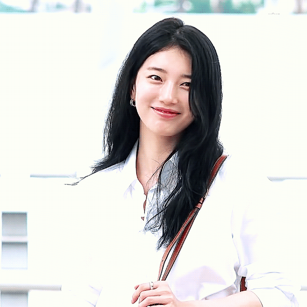 Behind-the-scenes cut of Suzy