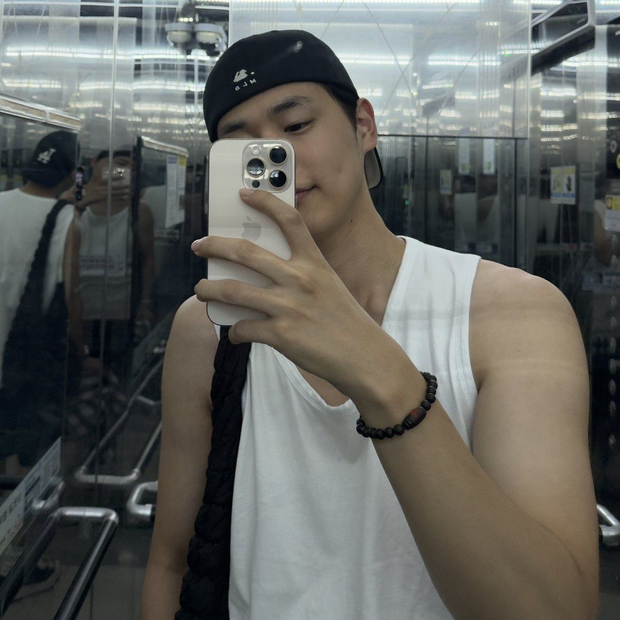 Behind-the-scenes cut of Choi Byungchan