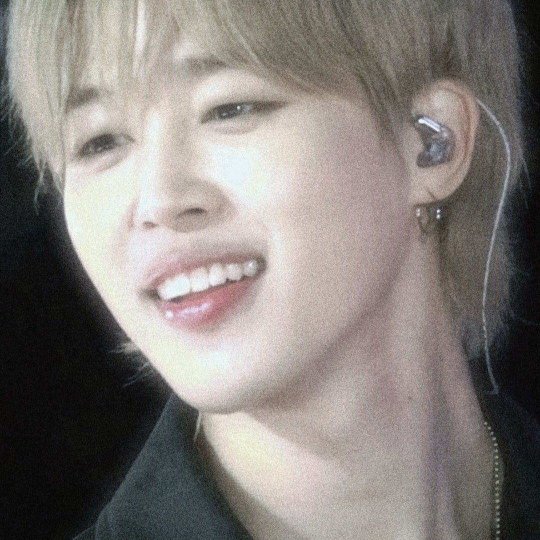 A moment captured by Jimin (BTS)'s fan
