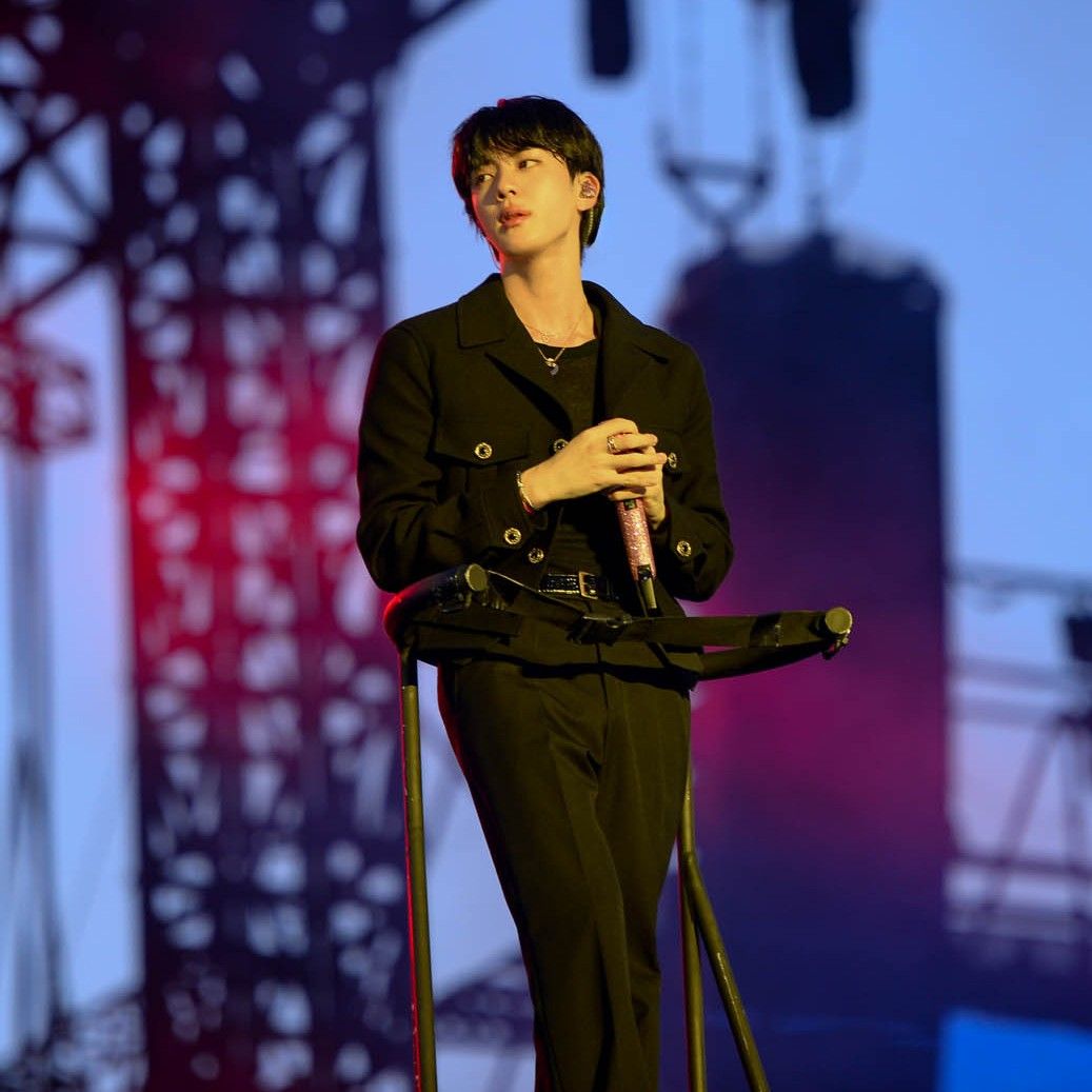 Momen yang diabadikan oleh penggemar Jin (BTS)