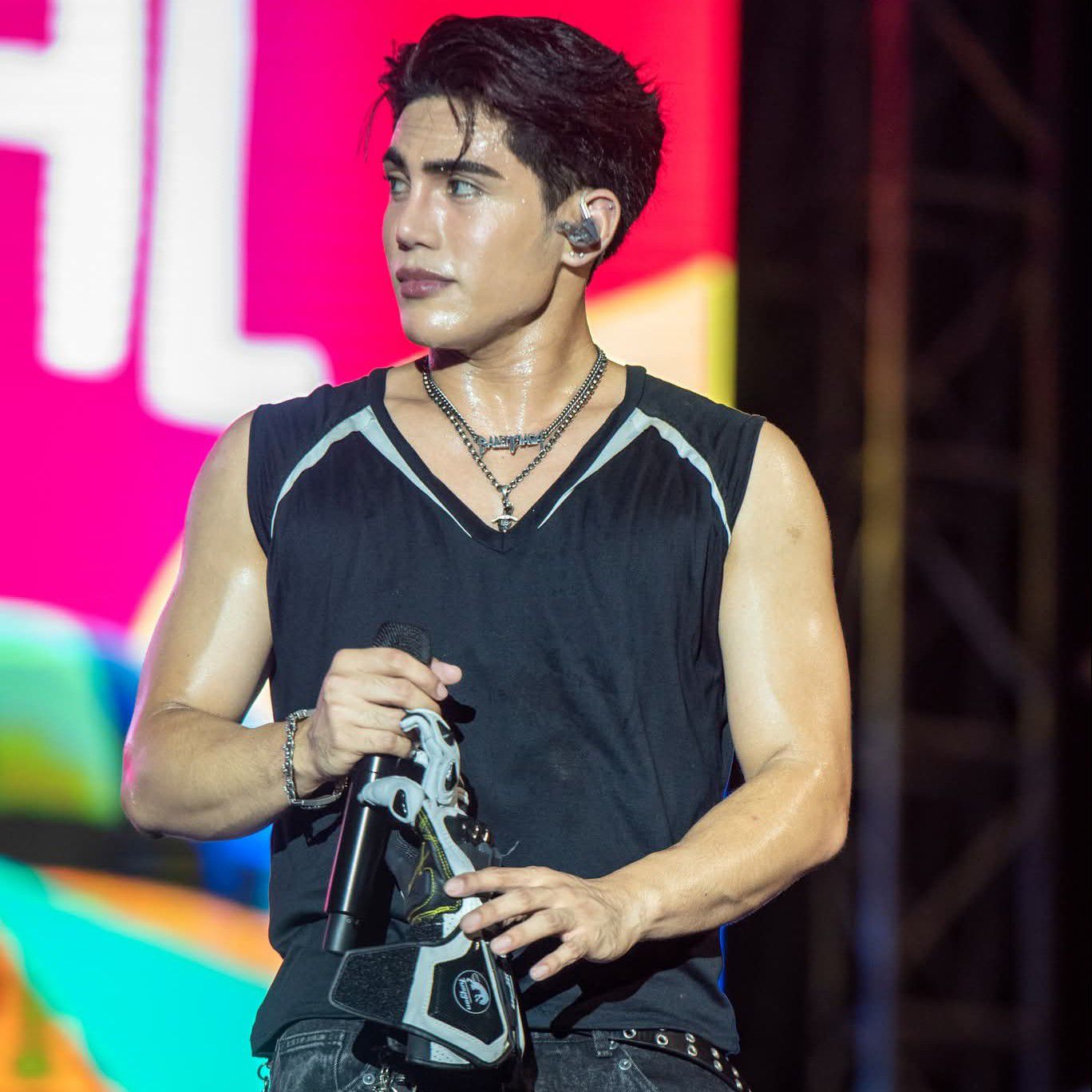 Behind-the-scenes cut of Stell (SB19)