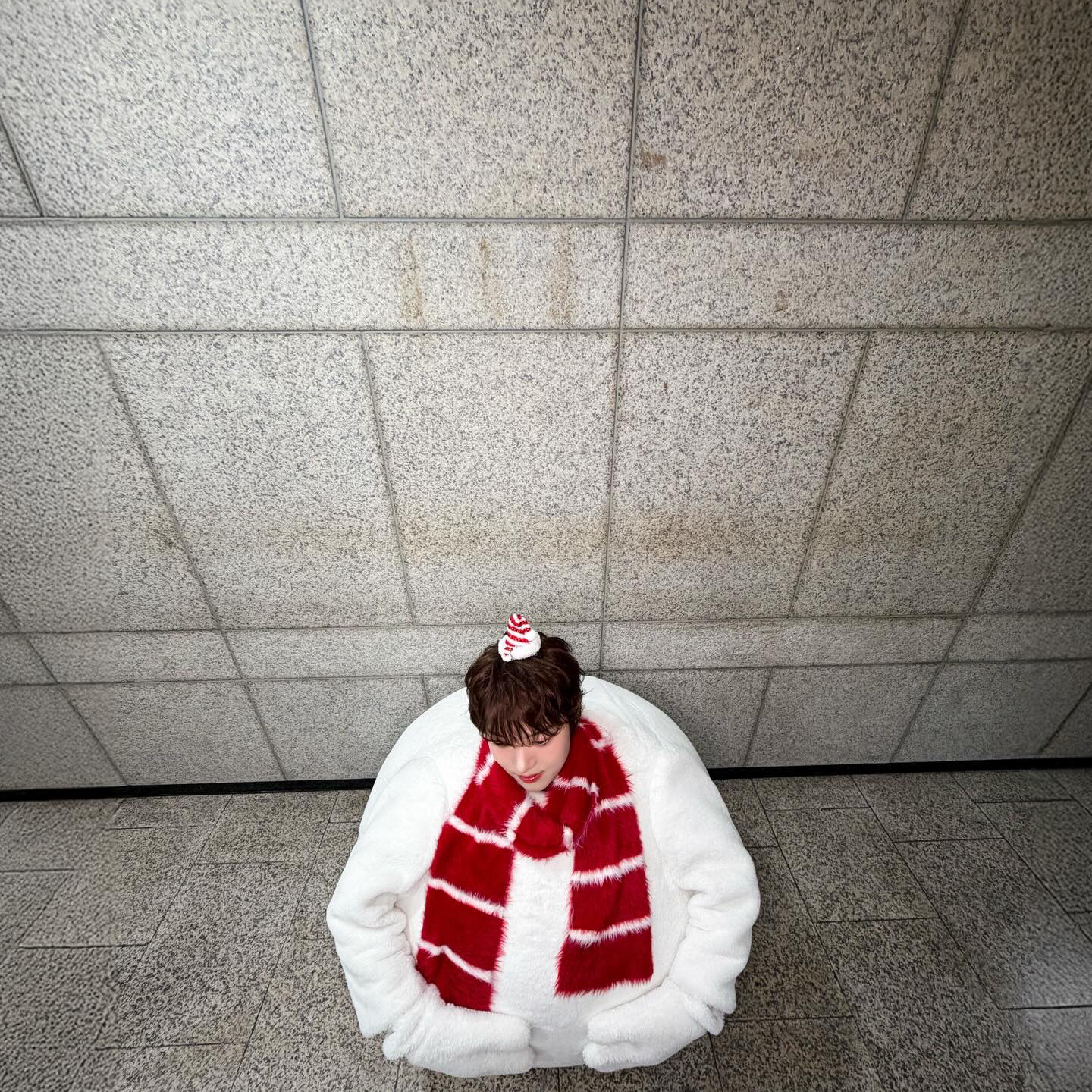 Behind-the-scenes cut of EJ (&TEAM)